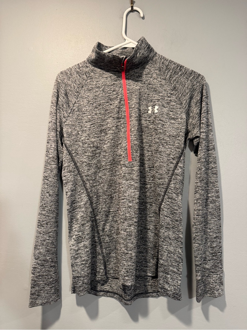 * Woman’s Gray Under Armour 1/4 Pullover